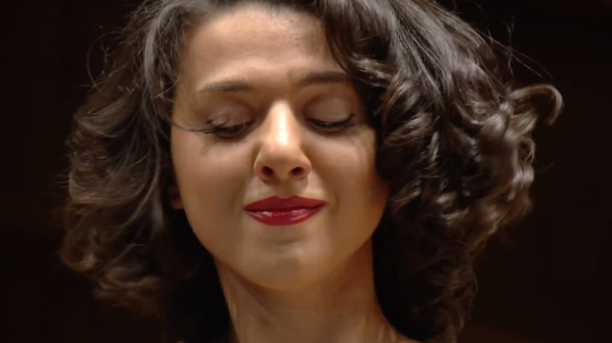 Khatia Buniatishvili, pianist - Tchaikovsky, Piano Concerto - Zubin Mehta Israel Israel Philharmonic Orchestra 2